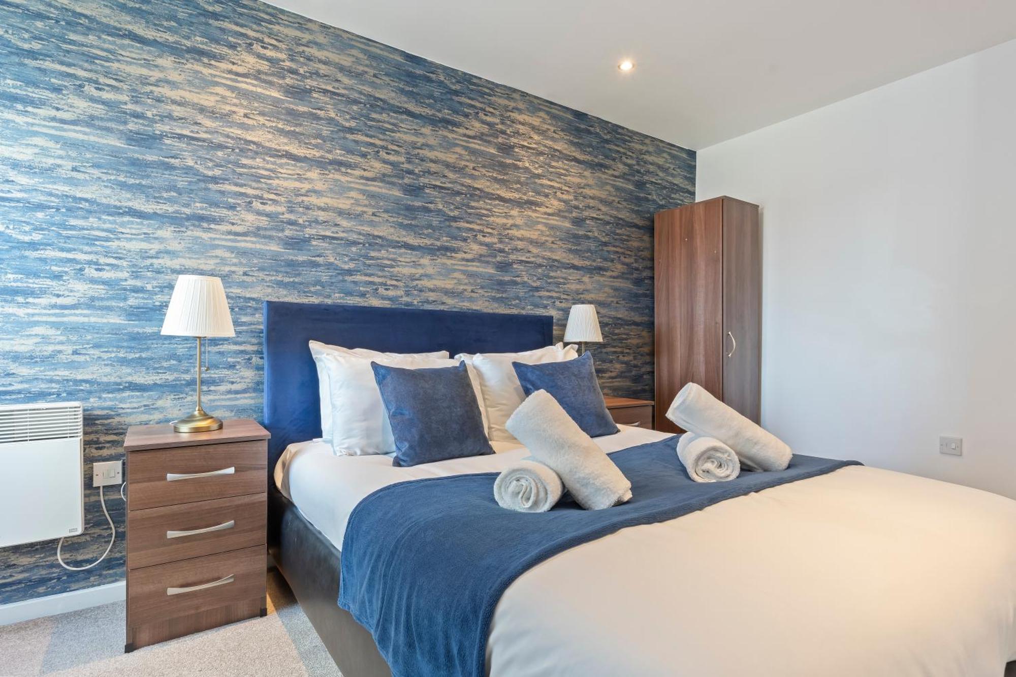 Spacious 2 Bedroom Apartment-City Centre - Free Parking- Sleeps 5 Birmingham Exterior photo