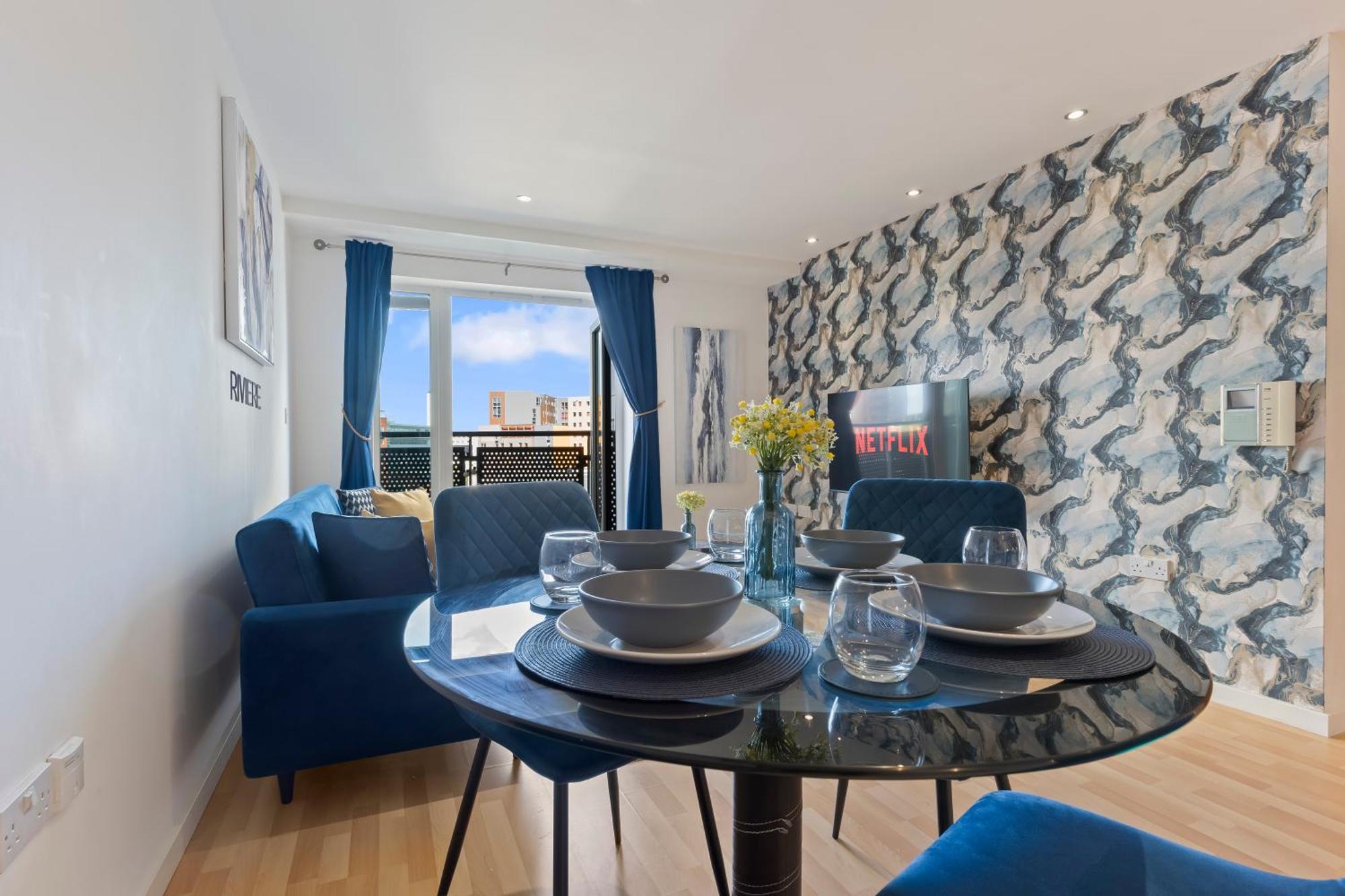 Spacious 2 Bedroom Apartment-City Centre - Free Parking- Sleeps 5 Birmingham Exterior photo