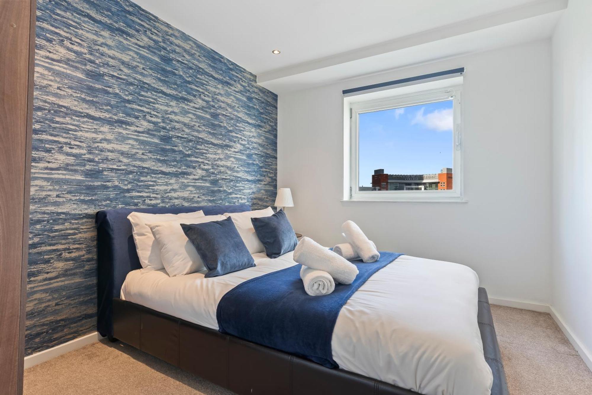 Spacious 2 Bedroom Apartment-City Centre - Free Parking- Sleeps 5 Birmingham Exterior photo