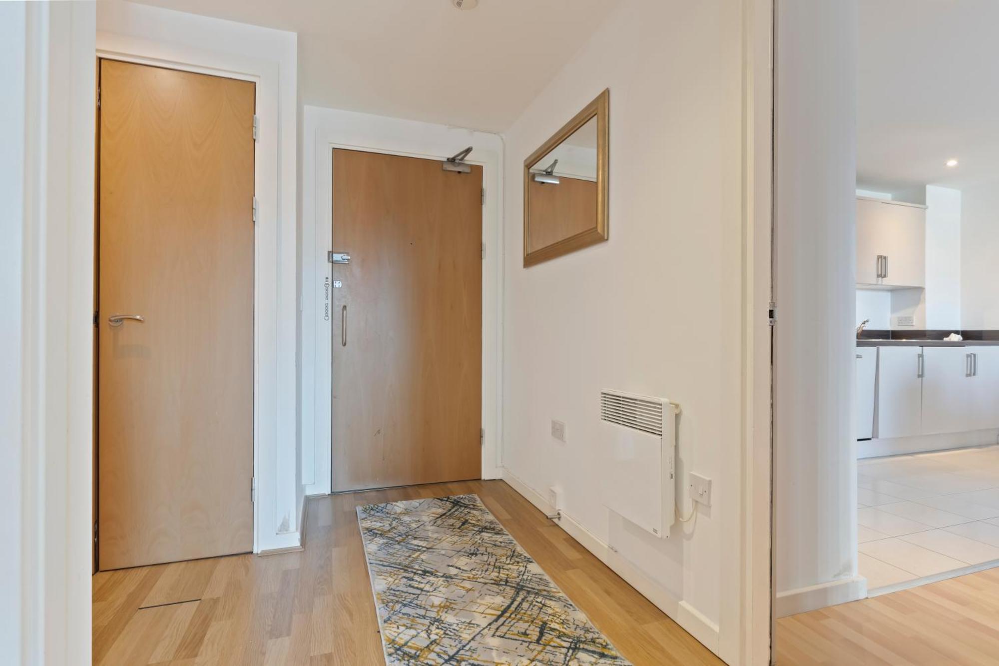 Spacious 2 Bedroom Apartment-City Centre - Free Parking- Sleeps 5 Birmingham Exterior photo