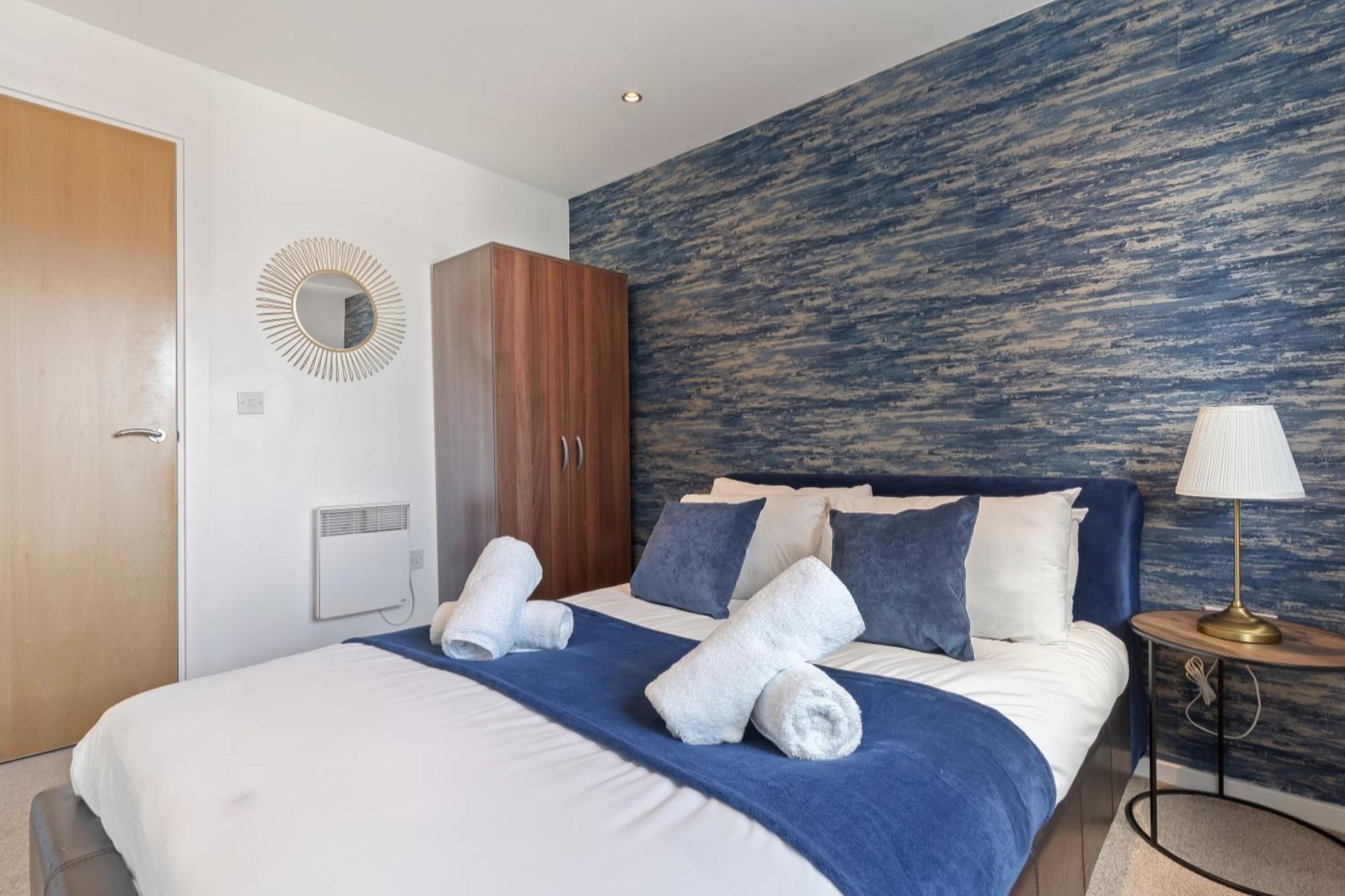 Spacious 2 Bedroom Apartment-City Centre - Free Parking- Sleeps 5 Birmingham Exterior photo