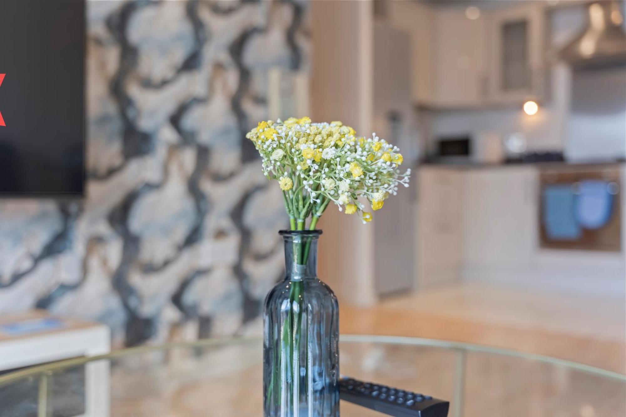 Spacious 2 Bedroom Apartment-City Centre - Free Parking- Sleeps 5 Birmingham Exterior photo